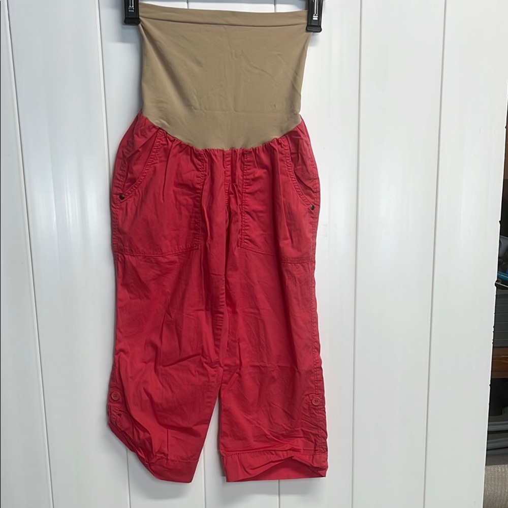 Women’s Motherhood Pink Capri Pants size small